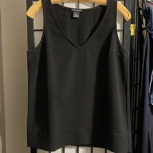 Club Monaco V neck sleeveless Top